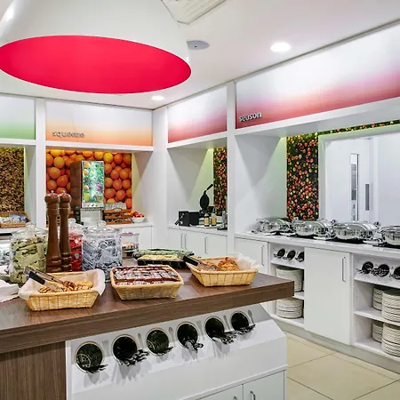 Hampton By Hilton Centre Hotel