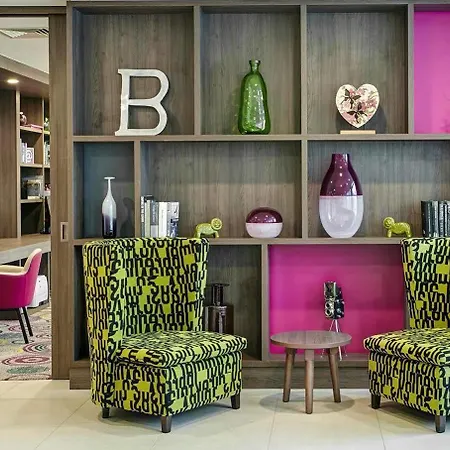 Отель Hampton By Hilton Centre 3*