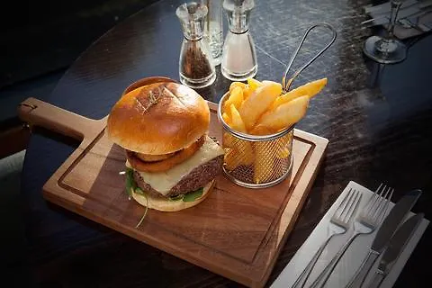 Hampton By Hilton Centre Бристоль