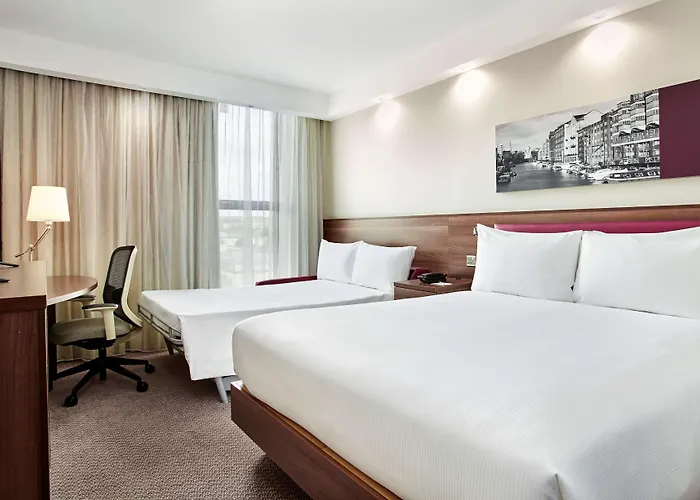 Hampton By Hilton Centre 3*