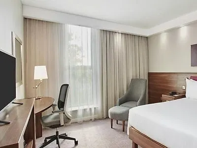 Hampton By Hilton Centre Готель Бристоль