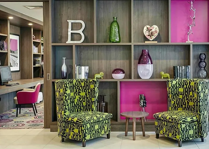 Готель Hampton By Hilton Centre 3*