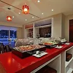 Hampton By Hilton Centre Hotel 3*