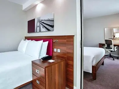Hampton By Hilton Centre 3* Бристоль