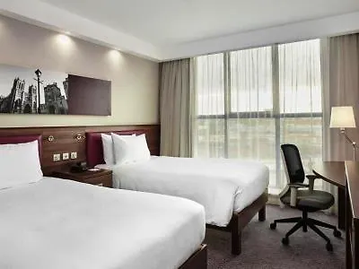 Hampton By Hilton Centre 3* Бристоль