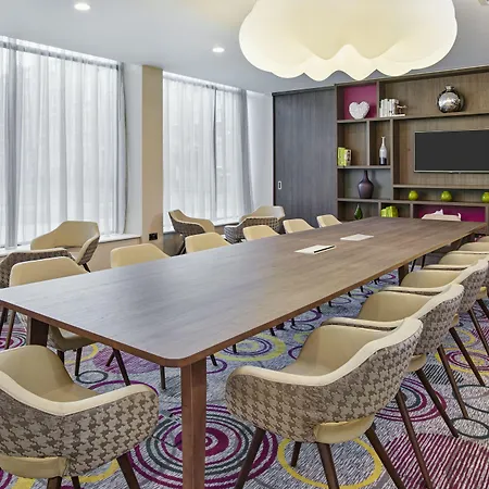 Hampton By Hilton Centre Готель Бристоль