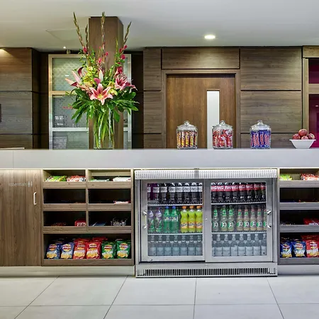 Hampton By Hilton Centre Готель 3*