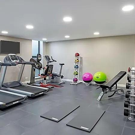 Hampton By Hilton Centre Hotel 3*