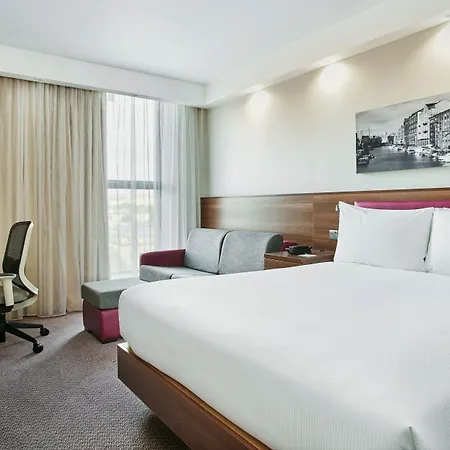 Hampton By Hilton Centre