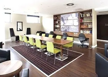 Готель Hampton By Hilton Centre