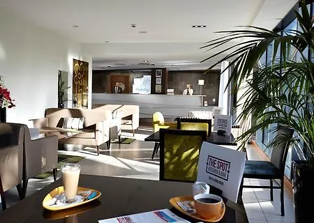 Готель Hampton By Hilton Centre