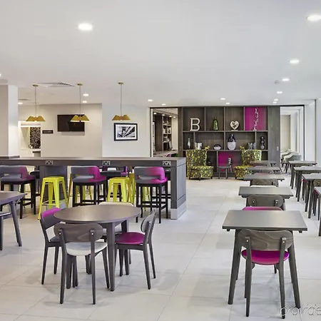 Hotel Hampton By Hilton Centre 3*