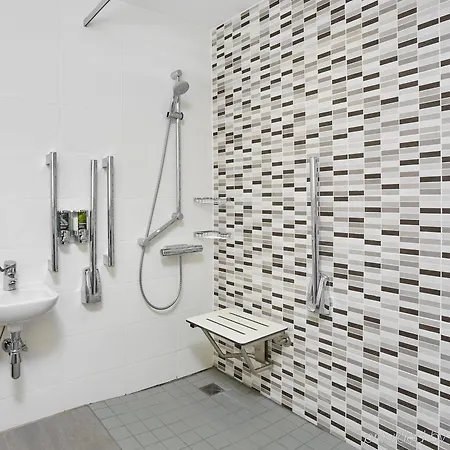 Hampton By Hilton Centre 3* Бристоль