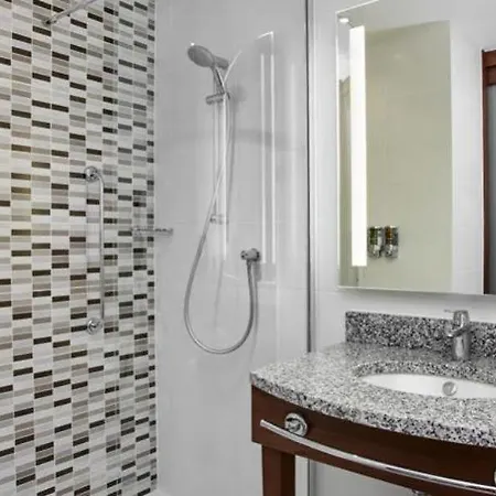 Hampton By Hilton Centre 3* Бристоль