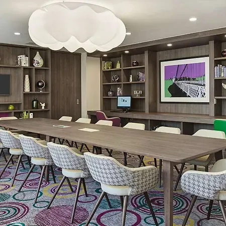 Hampton By Hilton Centre Бристоль