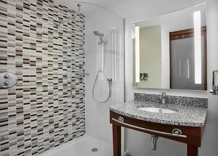 Hampton By Hilton Centre