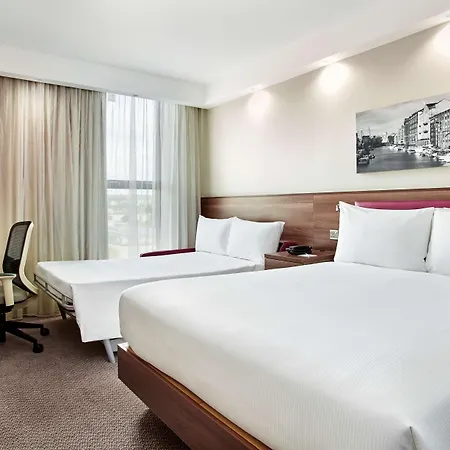 Hampton By Hilton Centre 3*