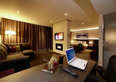 Hampton By Hilton Centre 호텔