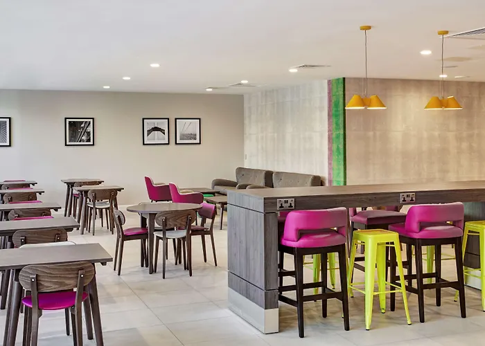 Hampton By Hilton Centre Hotell