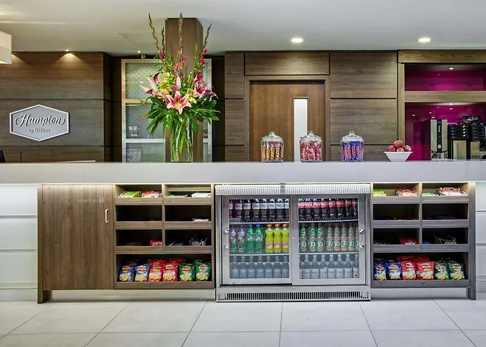 Hampton By Hilton Centre Hotell 3*