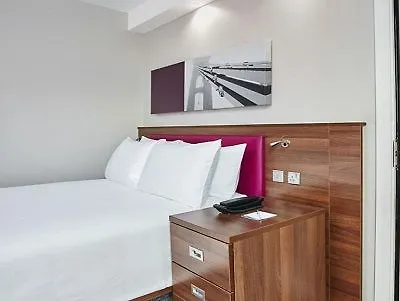 Hampton By Hilton Centre 3*